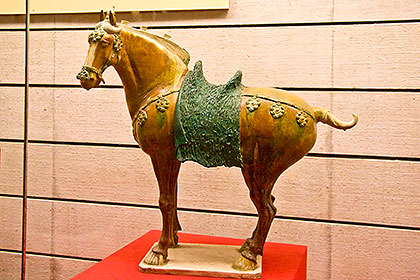 Pottery horse