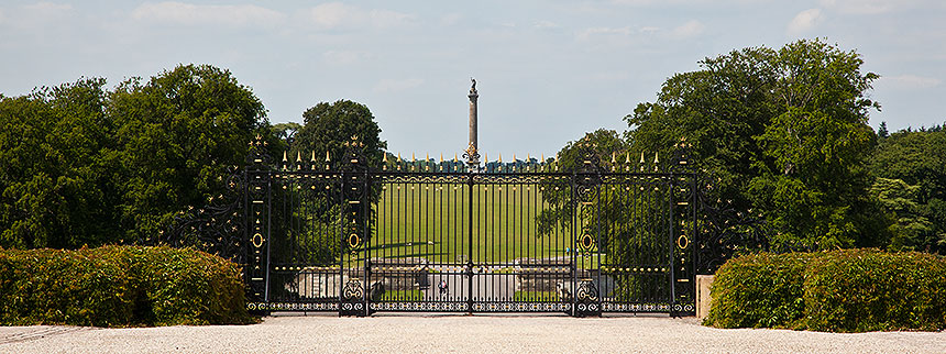 gate and Column of Victory beyond